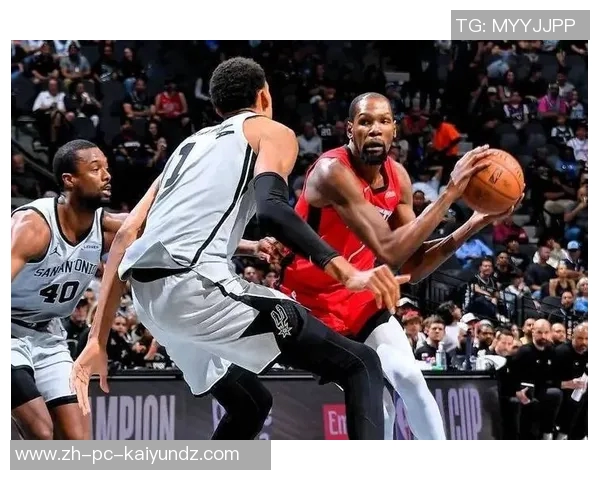 马刺与太阳激战正酣NBA季后赛精彩对决引发球迷热议